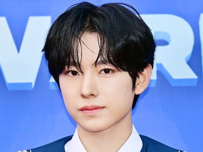 「ビジュが限界突破」NCT WISH・ユウシ、“爆イケ”かき上げヘアに沼落ちファン続出！【PHOTO】