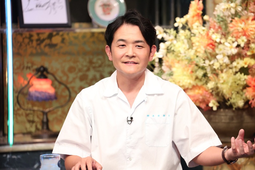 ノブ（千鳥）『酒のツマミになる話 最終回だから未公開トーク全部出しますSP』（C）フジテレビ