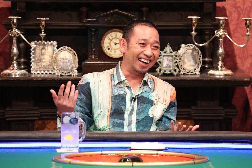 大悟（千鳥）『酒のツマミになる話 最終回だから未公開トーク全部出しますSP』（C）フジテレビ