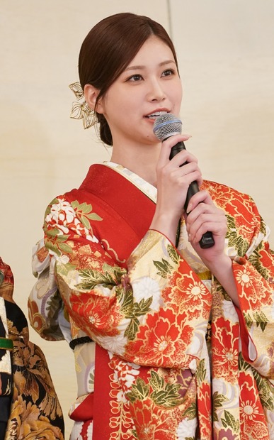 生見愛瑠【写真：竹内みちまろ】