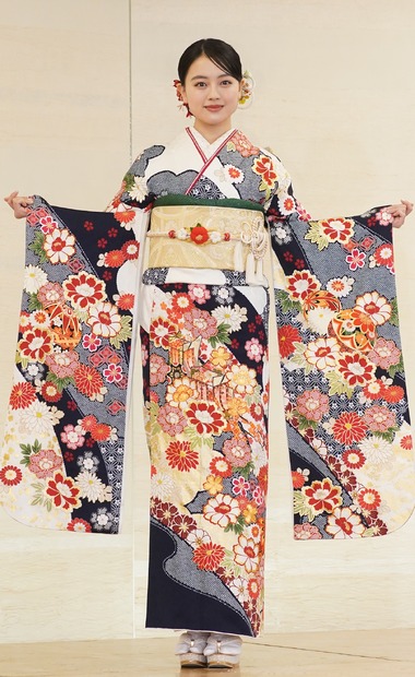 上坂樹里【写真：竹内みちまろ】