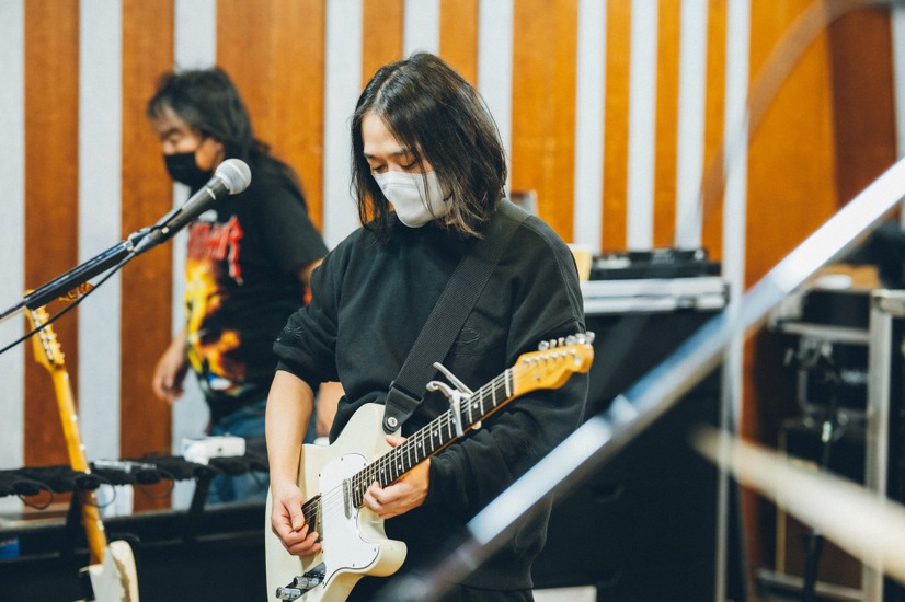 サカナクション・岩寺基晴『山口一郎　“うつ”と生きる　紅白完結編』（C）NHK