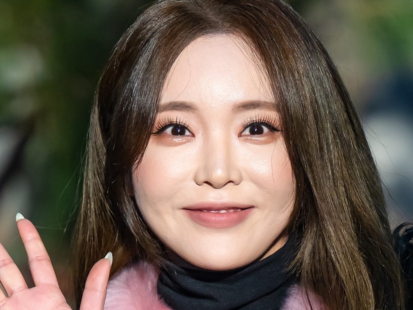 韓国芸能界を席巻する“注射おばさん”、女性歌手に関係疑惑浮上も否定「覚えていられない」