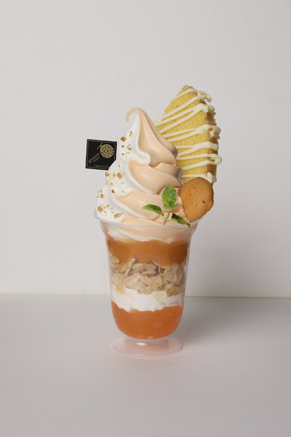 【とみたメロンハウス】「贅沢ふらのメロンパフェ」1,100円(1個《各日数量限定》