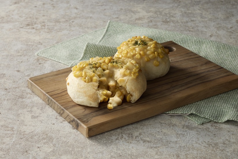 【イルマットーネアルル】「こぼれとうきびパン コンポタ～美瑛コーン“スイートキッス”と北海道2種のチーズ～」594円(1個) 《各日数量限定》