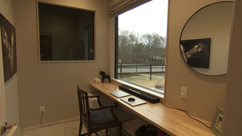 馬が見える仕事部屋©MBS