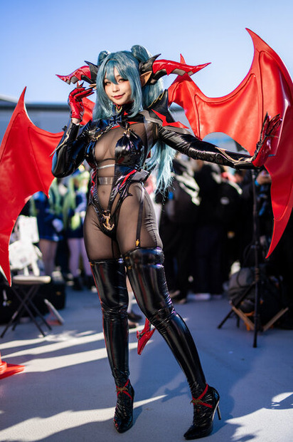 レーゲンスブルク『アズールレーン』／Kadorin 仁美（Instagram：kadorin.hitomi）