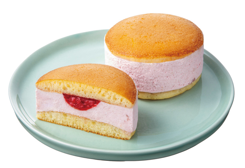 いちごクリームどら　いちごソース入り（税込237.60円）