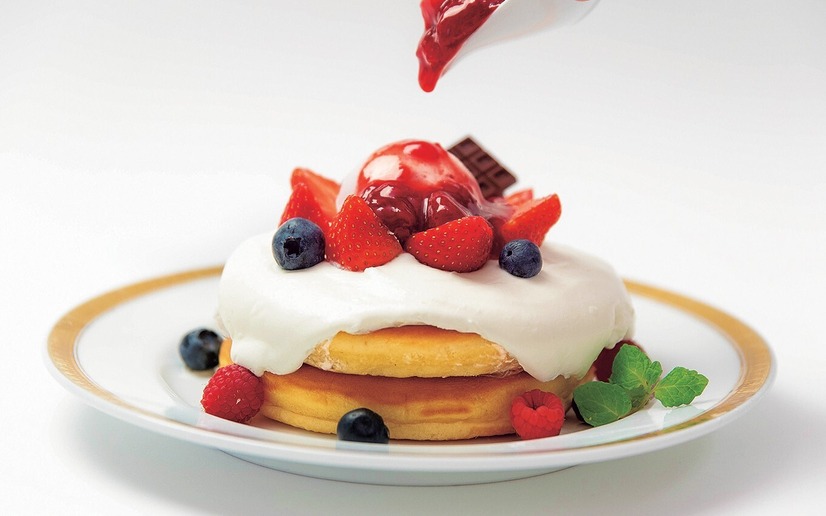 【丸福珈琲店】スペシャルソースのホットケーキいちご添えドリンクセット　2,222円