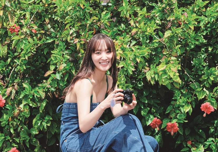 先行カット・菅井友香 写真集『たびすがい』（C）ワニブックス