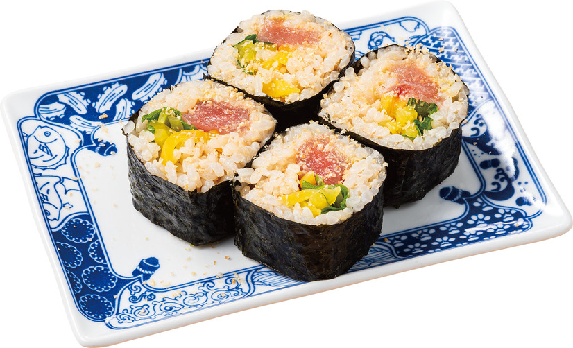 白みそと薬味で食べる、びんちょう鮪巻き（税込 319円）