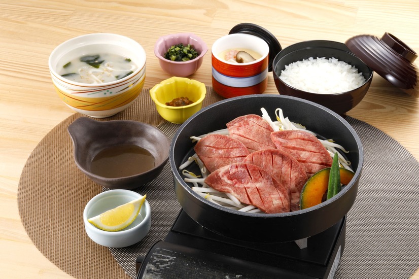 厚切り牛タン焼肉膳（税込2,418円）