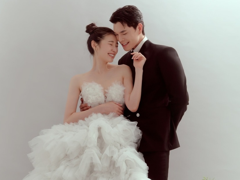 『ペントハウス』女優を双子の姉に持つ韓国モデル、同僚モデルとゴールイン！「結婚という形で結ばれた」