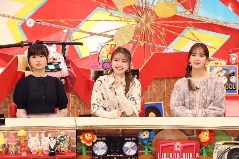 左から）長浜広奈、香音、藤田ニコル（C）フジテレビ