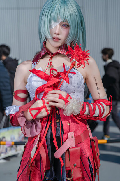 フローヴァ『鳴潮』／こりん（X：@c0rin_n5）