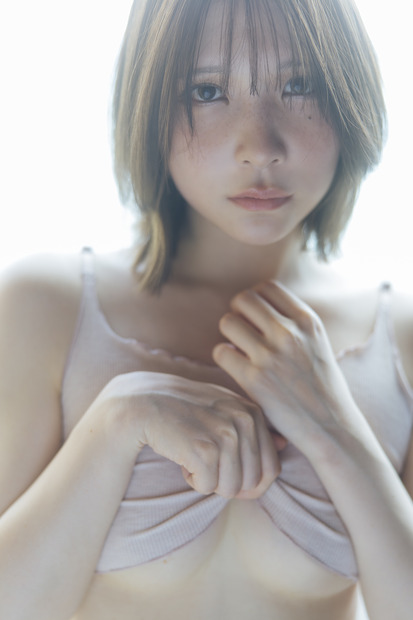 あまつまりな『5th写真集（仮）』撮影／横山マサト Ⓒ光文社