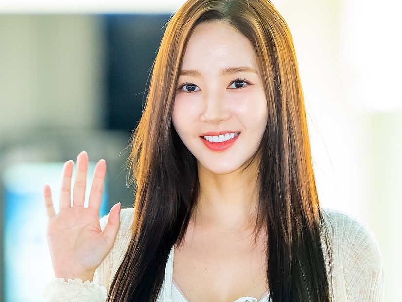 「清純女優」のイメージ崩壊？ パク・ミニョンが演じるのは“危険な女”　新ドラマのポースター公開