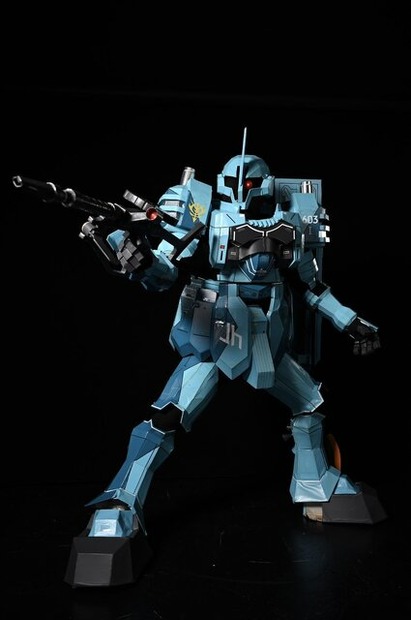 ガンダム姿で結婚式に参列!?　「スーツで来て」と言われて“モビルスーツ”参戦を決めた男性に驚きと笑いの声