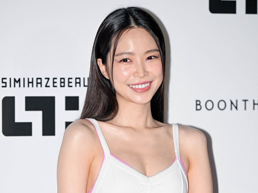 清純なお顔をして…ソン・ナウン、スポブラ姿で見せた意外なボリューム感！ギャップで魅了【PHOTO】