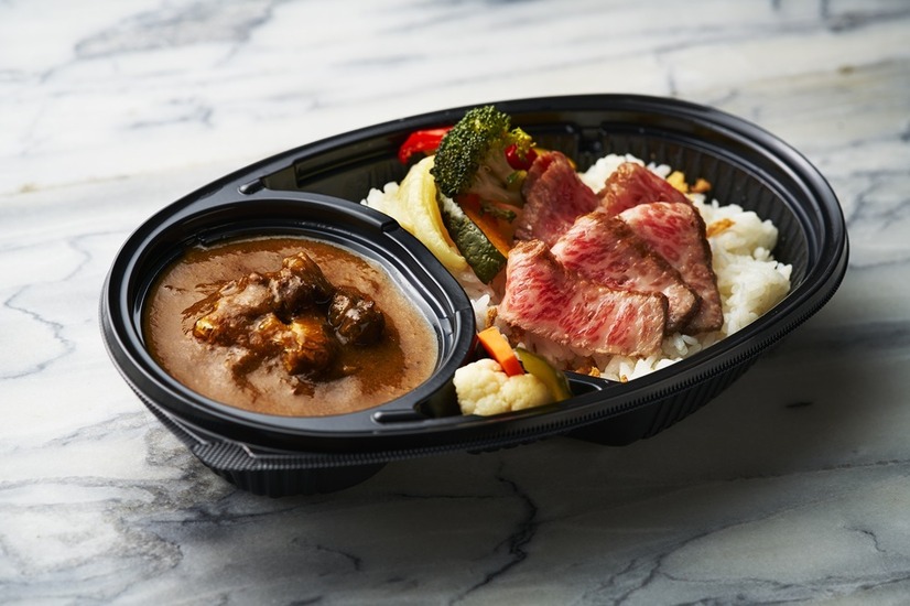 テイクアウト：鳥取和牛のスパイシーカレー ミニッツステーキ添え