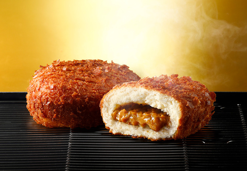 東京ばな奈の伝説のカレーパン　1個 378円