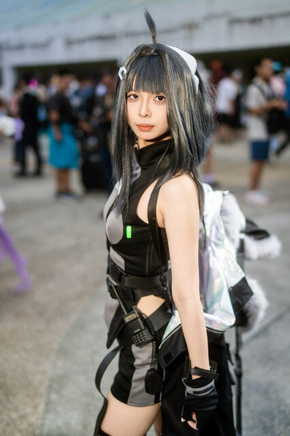 ラ・プルマ『アークナイツ』/牧七(Instagram:makina_cosplay)