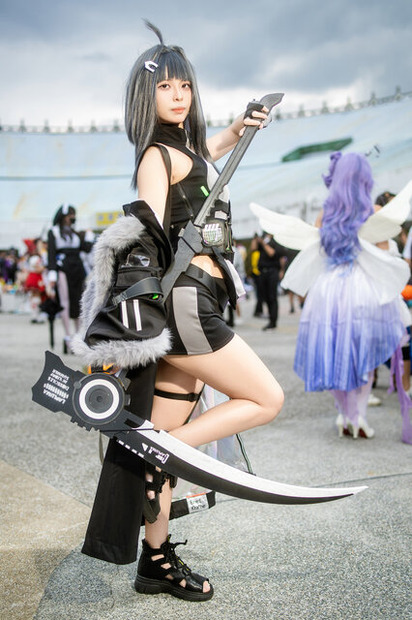 ラ・プルマ『アークナイツ』／牧七（Instagram：makina_cosplay）