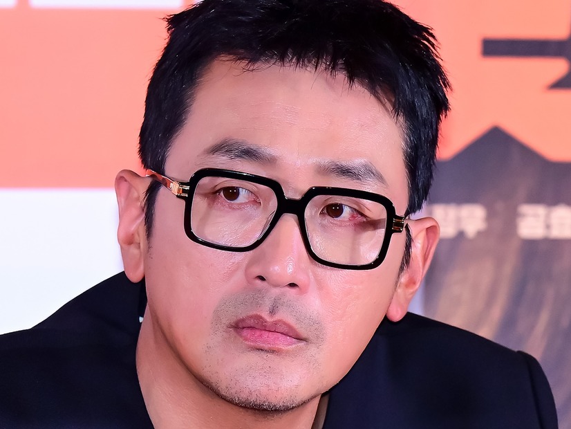 ハ・ジョンウ、結婚報道は否定も一般女性との交際は認める