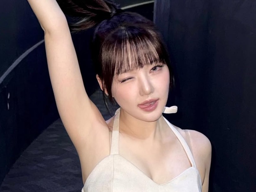 大胆衣装でボリューミーな胸元を披露！イェリン、大人の色香纏った「天性のアイドル」