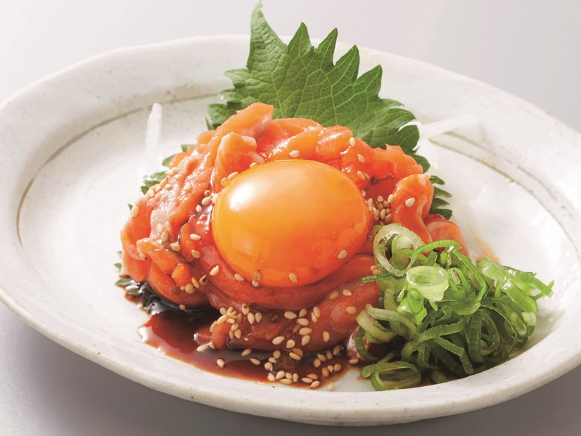 ふくいサーモンユッケ　759円（税込）