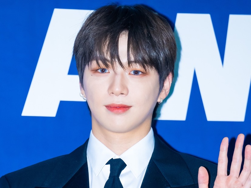 Wanna One出身カン・ダニエル、本日（2月9日）入隊　“坊主頭”公開も話題に