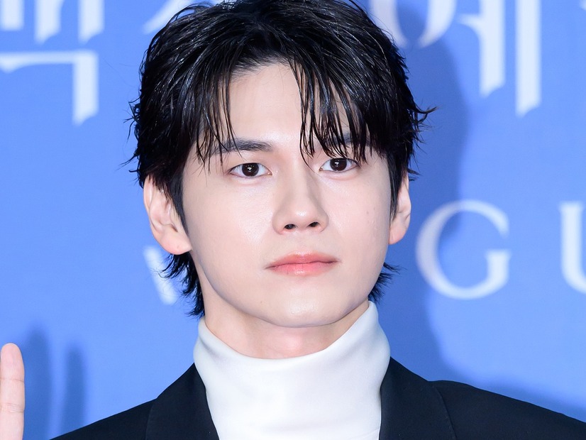 “脱税疑惑”チャウヌと同事務所に　Wanna One出身オン・ソンウ、芸能事務所ファンタジオと再契約