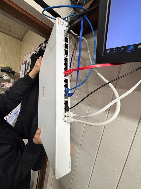 HPE（ヒューレット・パッカード・エンタープライズ）製 Aruba 1960 12XT 4XF (JL805A)