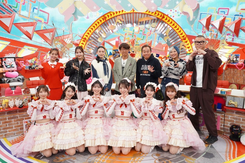 上段左から）井上清華（フジテレビアナウンサー）、藤田ニコル、国生さゆり、さまぁ～ず（大竹一樹、三村マサカズ）、信子（ぱーてぃーちゃん）、長谷川忍（シソンヌ） 下段左から）超ときめき♡宣伝部（辻野かなみ、杏ジュリア、坂井仁香、小泉遥香、菅田愛貴、吉川ひより）©フジテレビ