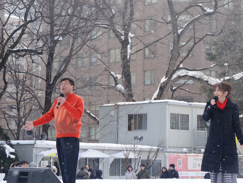 夢グループ石田重廣社長と保科有里【撮影：編集部】