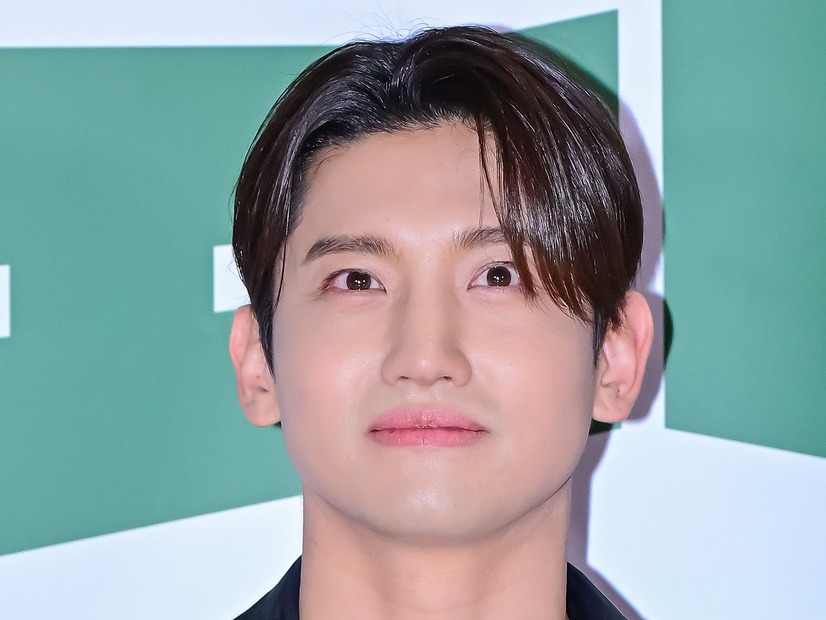 東方神起・チャンミン、事務所練習生の“体育教師”として登場！日本語で話しかける場面も