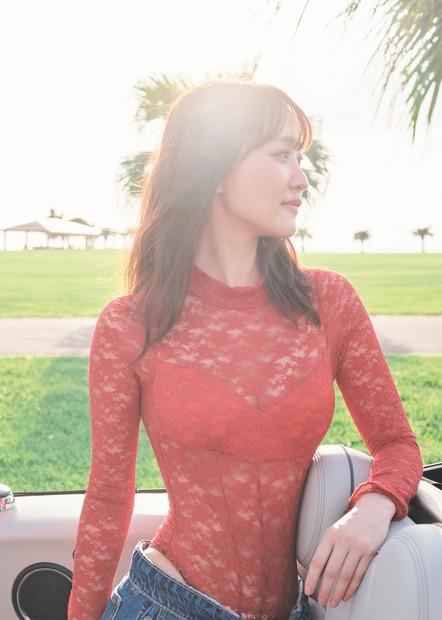 菅井友香 写真集『たびすがい』撮影:田尾沙織(ワニブックス刊)