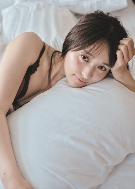 菅井友香 写真集『たびすがい』撮影:田尾沙織(ワニブックス刊)