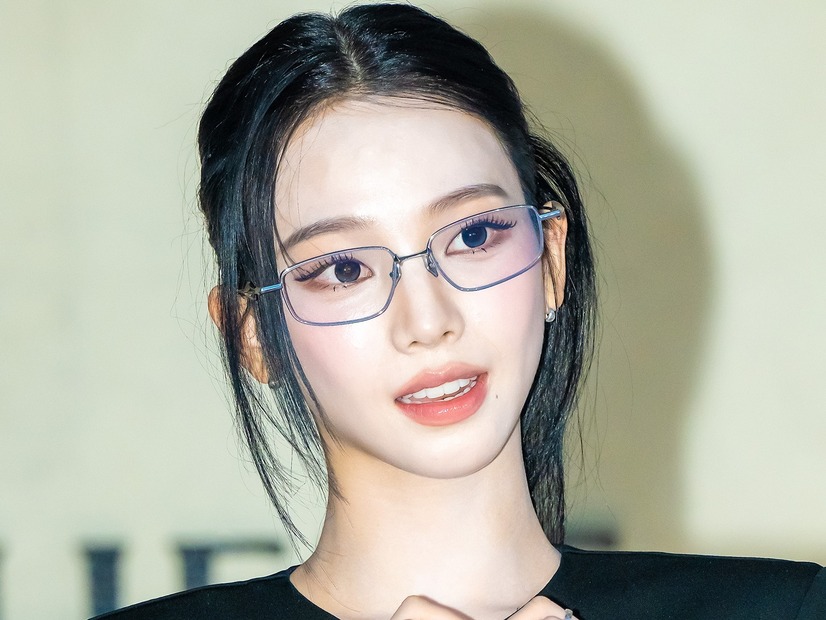 aespa・カリナ、アップヘアで際立つ“卵型フェイス”に「もはや芸術」の声！無邪気な笑顔で魅了