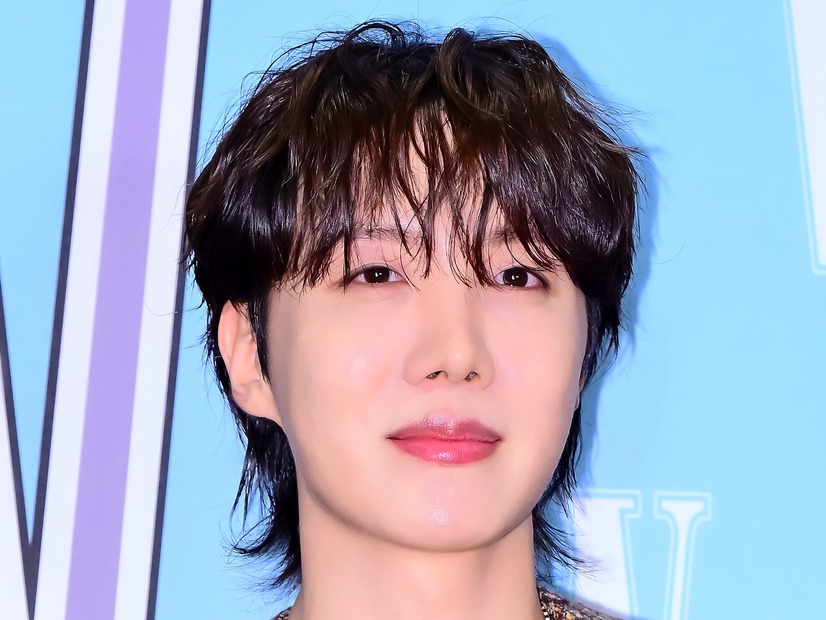 BTS・J-HOPE、誕生日に母校へ1億ウォンを寄付　累計寄付額は10億ウォン以上に
