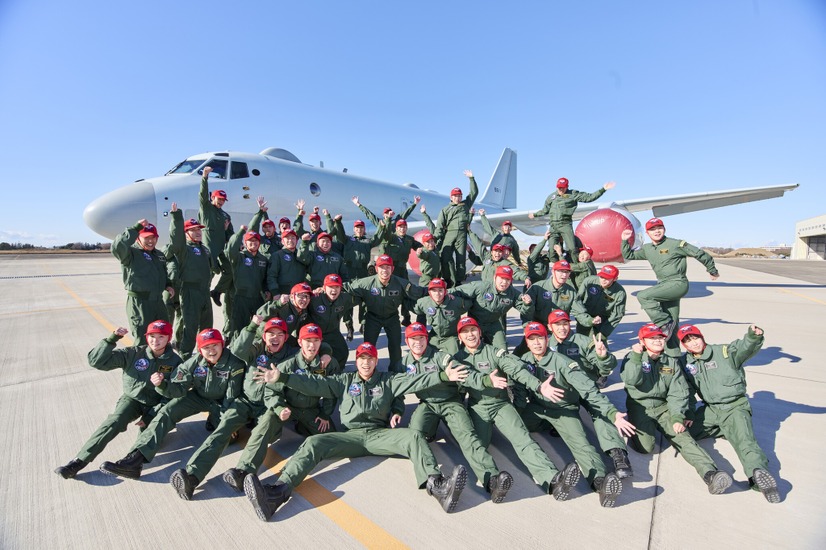 海上自衛隊下総航空基地（千葉県）に本拠を置く、哨戒機クルーのひなを育てる教育部隊、第203教育航空隊の学生たち