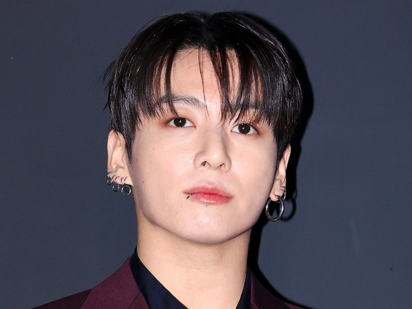BTS・JUNG KOOK、深夜の飲酒ライブで本音爆発…“喫煙”過去も暴露「会社が大騒ぎになる」