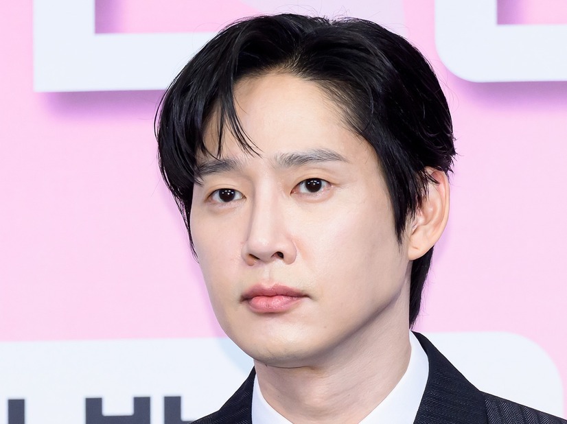 『イカゲーム』を模した日本AVのパッケージ画像を投稿し騒動に…パク・ソンフン、復帰作で心境告白