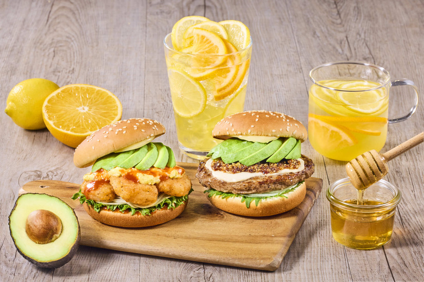 新商品「アボカドシュリンプバーガー ～ホットソース～」と「クラシックアボカドクリームチーズバーガー ～わさび香るサクサク醤油～」