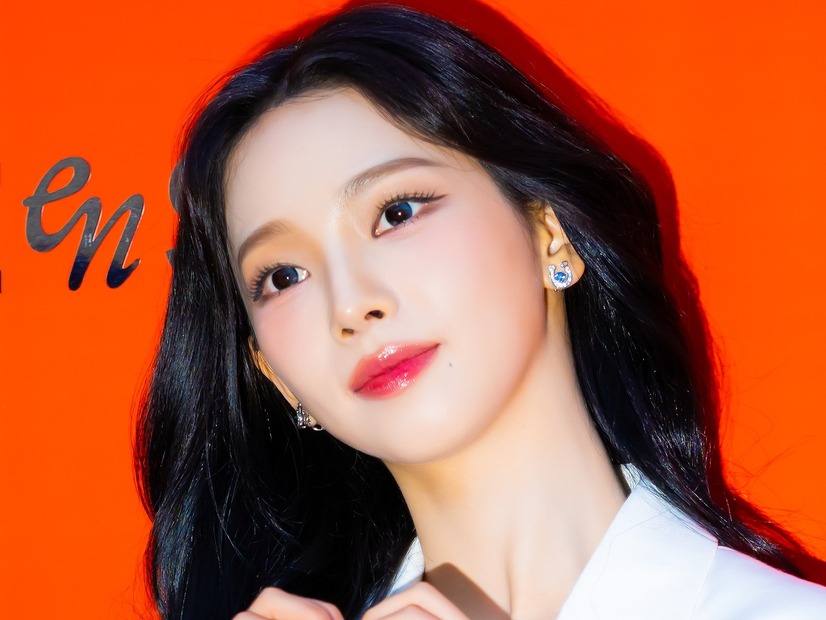 うなじにドキッ…aespa・カリナ、磨き上げられた“美背中”に視線クギ付け「全方位完璧」