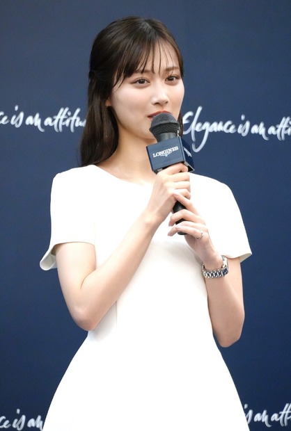 山下美月【撮影：小宮山あきの】