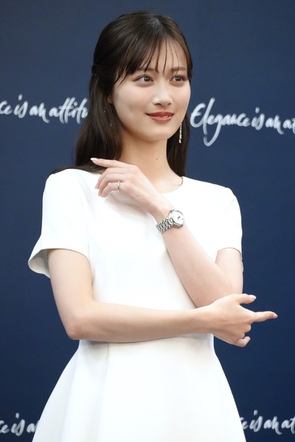 山下美月【撮影：小宮山あきの】