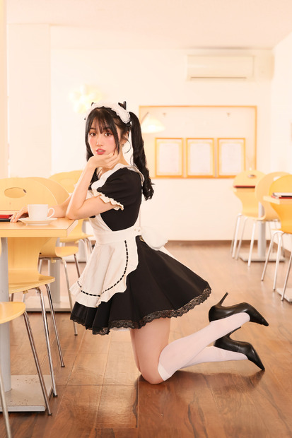 小寺真理待望 1st写真集『こんなん、好きになってまうやん。』(C)KADOKAWA