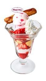 「ICHIGO ミルフィーユパフェ with ハーゲンダッツ」890円（税込）