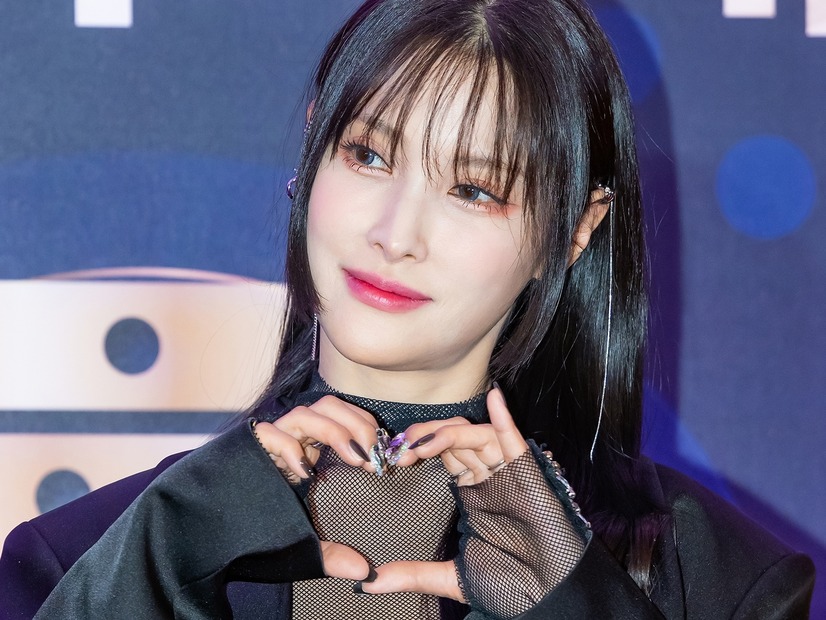 KARA・ギュリ、東京で一足早い春を満喫！桜の下で見せた美貌にファン歓喜「永遠の女神です…」